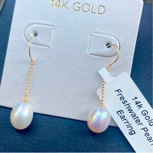 14k fresh water pearl earrings. Accepting offers